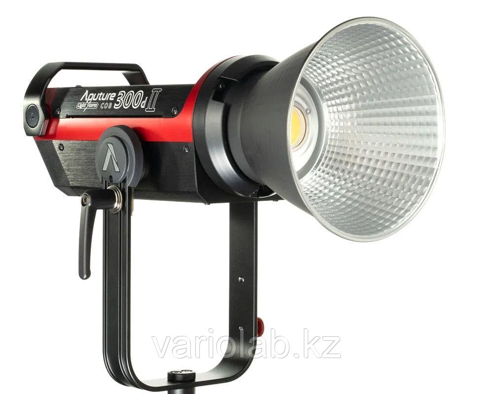 LED прожектор Aputure Light Storm LS C300d II (V-mount) - фото 9 - id-p98371437