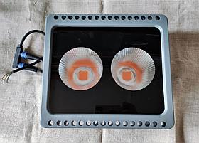 Мощный фитосветильник полного спектра с фокусированным светом 100W