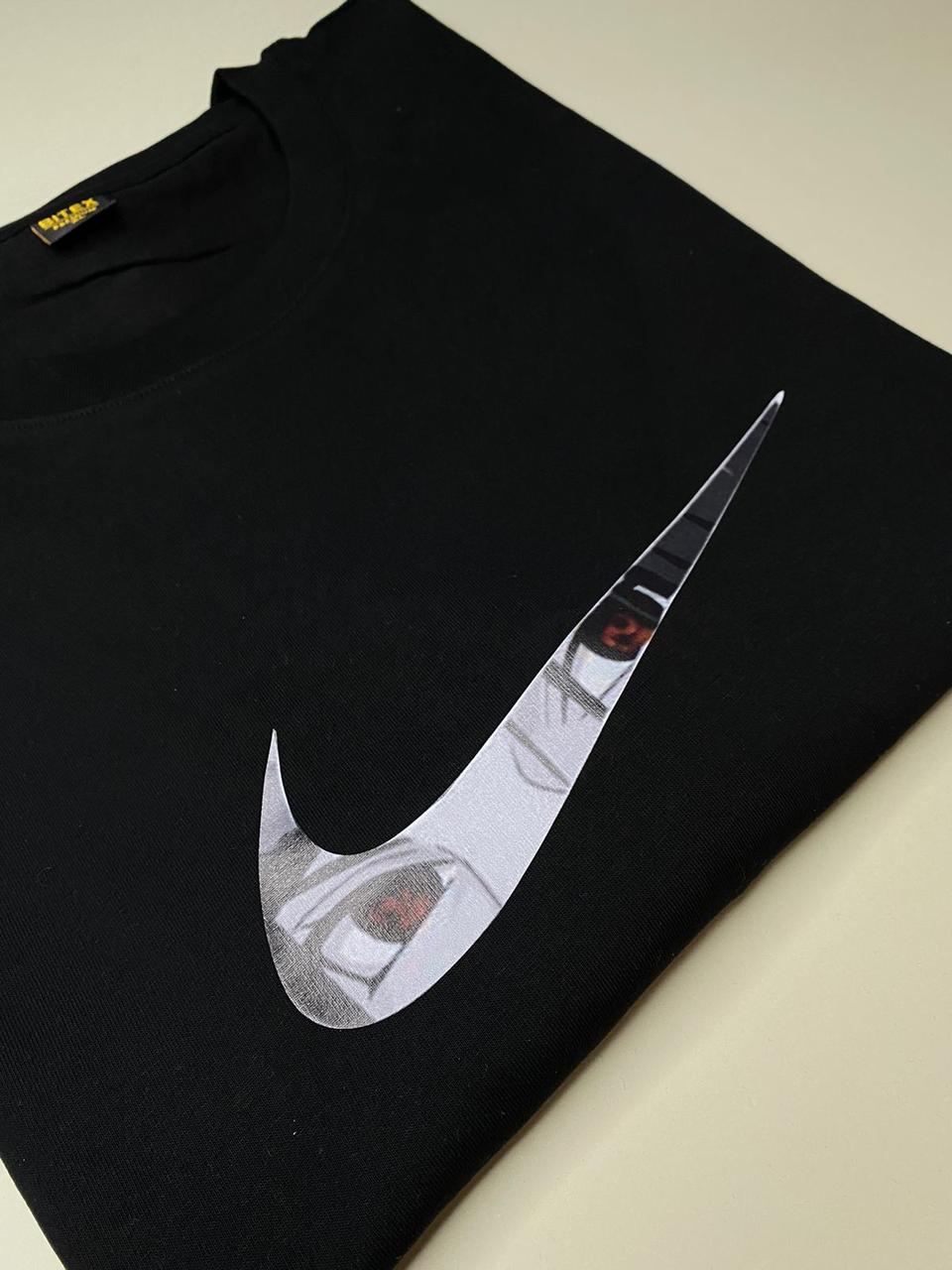 Черная футболка с логотипом "Nike"