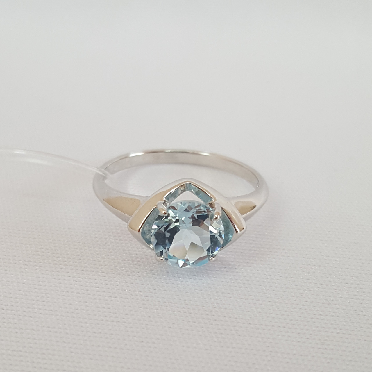 Кольцо из серебра с топазом DIAMANT ( SOKOLOV ) покрыто родием 94-310-00783-1 размеры - 17 17,5 18 18,5 19