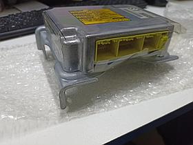 Блок управления подушками безопасности SRS LX470 05-06, VX 05-06