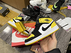 Баскетбольные кроссовки Air Jordan 1 Retro High 'Yellow Toe Black'