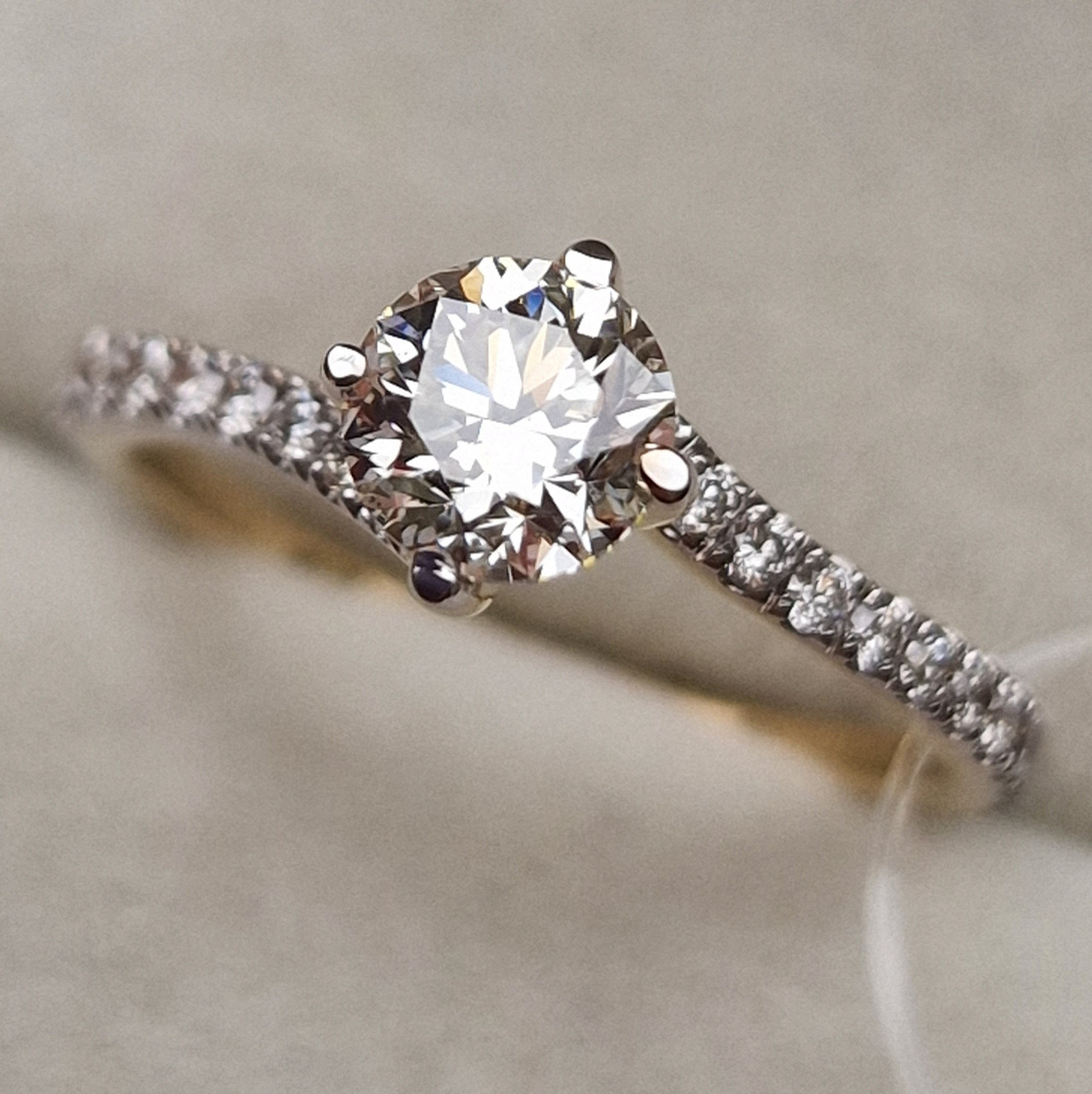 Cертификат IGI 1.04Ct VS2/J, G-Cut Золотое кольцо с бриллиантом
