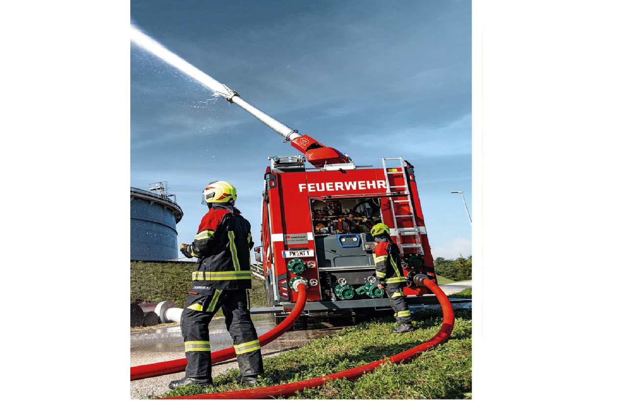 Противопожарная машина индустриальная Rosenbauer MT, Industrial fire truck - фото 5 - id-p98276460
