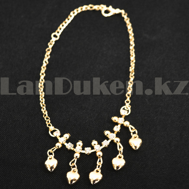 Орыс қызы жігітті тұрып жалап жіберген.