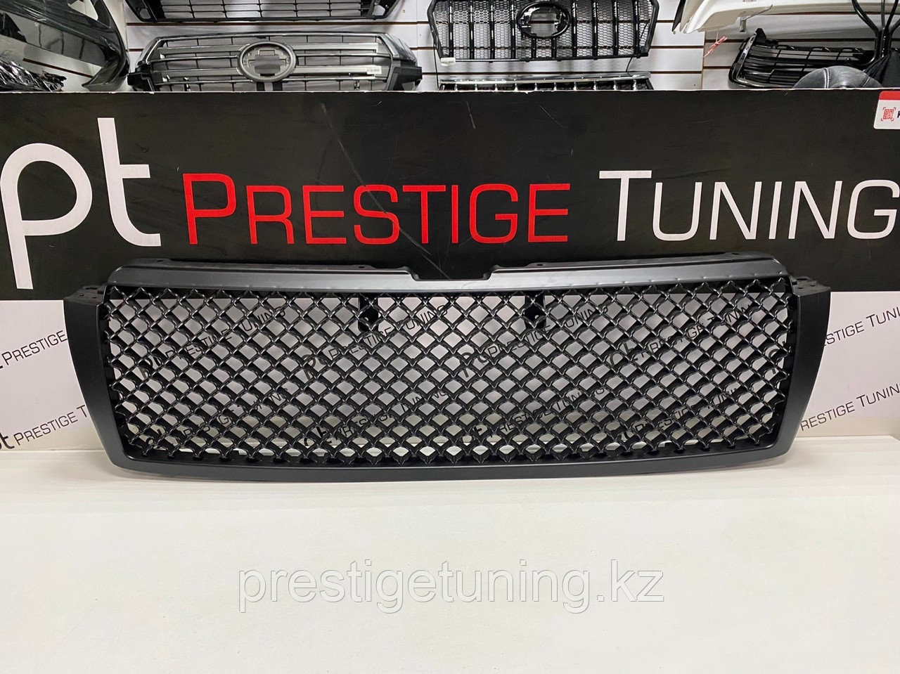 Решетка радиатора на Land Cruiser Prado 2010-13 дизайн BENTLEY (Черный цвет)