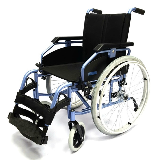 Кресло-коляска инвалидная складная с принадлежностями LY-710 (710-070/46-L)