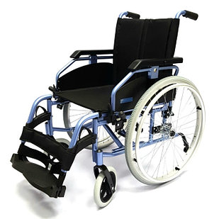Кресло-коляска инвалидная складная с принадлежностями LY-710 (710-070/46-L)