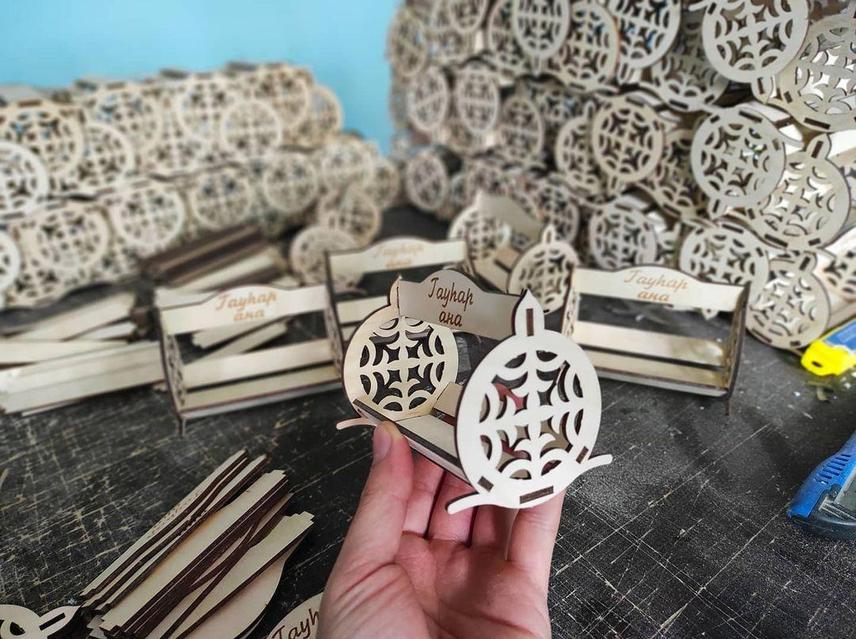 Камерадағы көліктегі секс