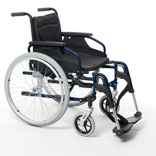 Кресло-коляска механическая с приводом от обода колеса многофункциональная V300