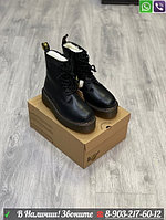 Dr. Martens үлбірі бар қысқы бәтеңке