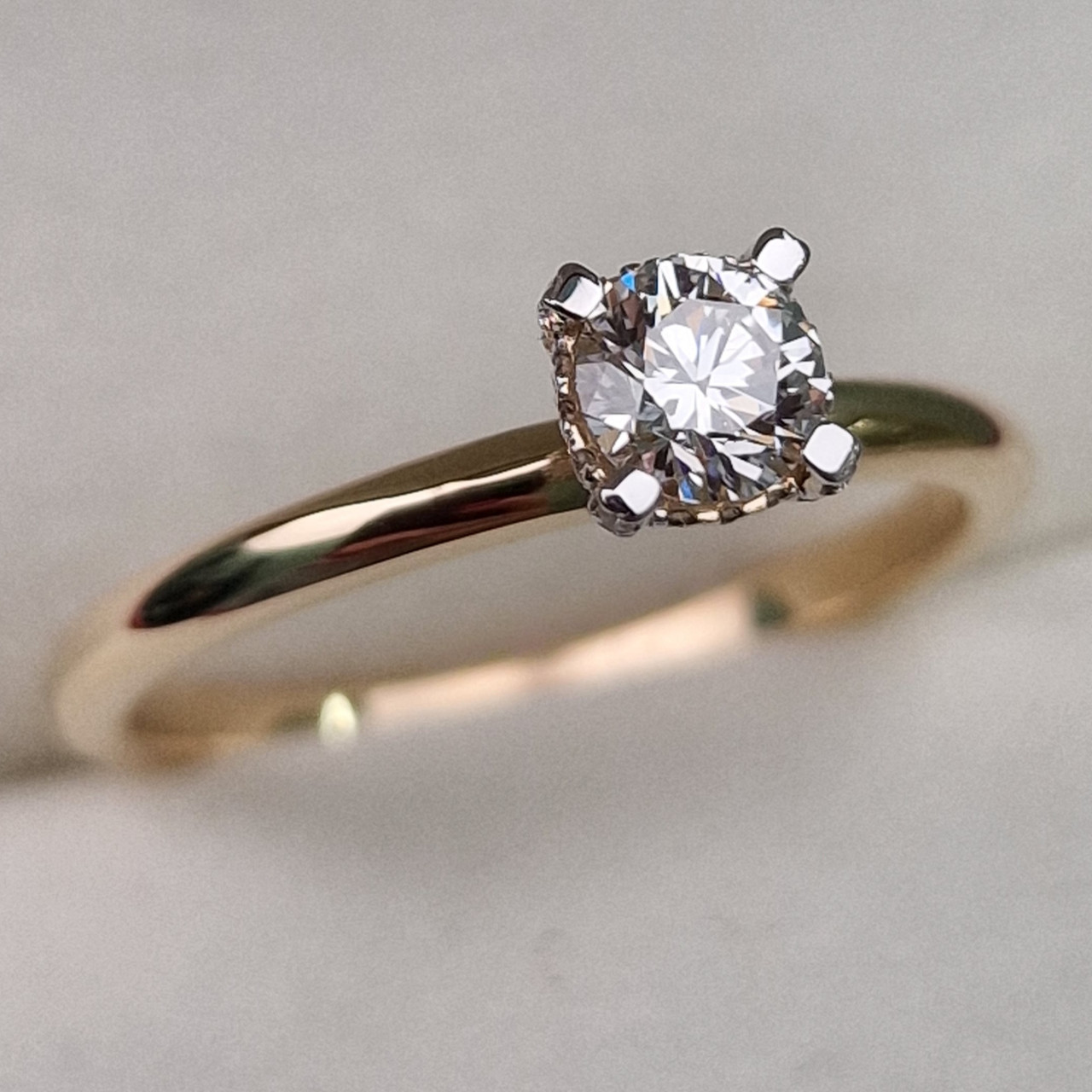 Сертификат IGI 0.38Ct SI1/G, EX-Cut Золотое кольцо с бриллиантом