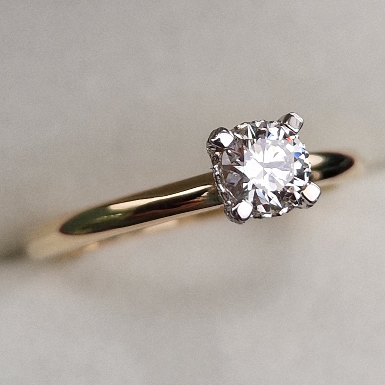 Золотое кольцо IGI 17,5р с бриллиантом 0.41Ct VS1/G, EX-Cut