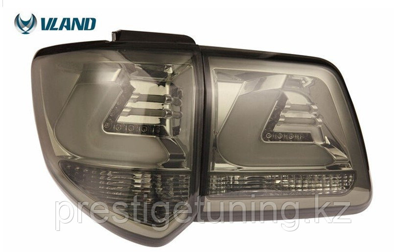 Задние фонари на Toyota Fortuner 2012-15 тюнинг VLAND (Дымчатые) - фото 1 - id-p99455122