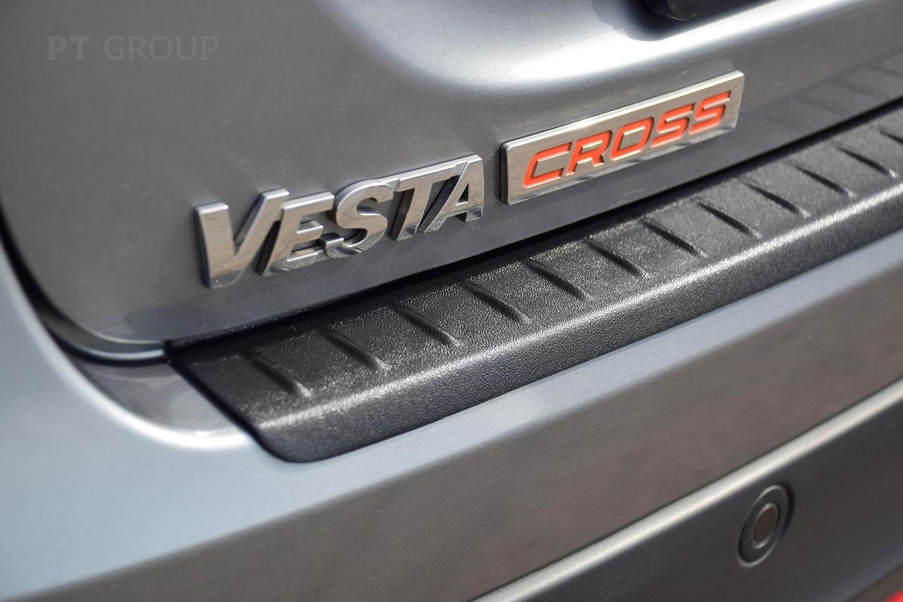 Накладка на задний бампер (ABS) LADA Vesta SW Cross 2017- - фото 2 - id-p99540709