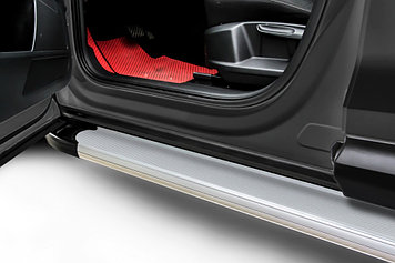 Пороги алюминиевые "Optima Silver" 1700 серебристые Honda CR-V 2L (2011-2015)