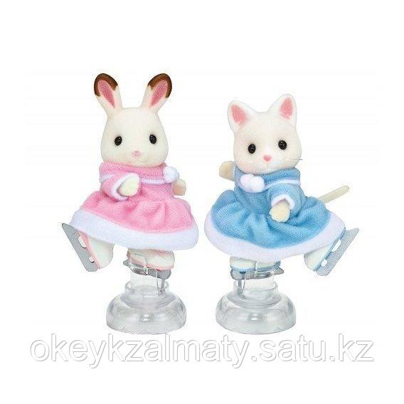 Сильваниан Sylvanian Families Кролики друзья на коньках 5258