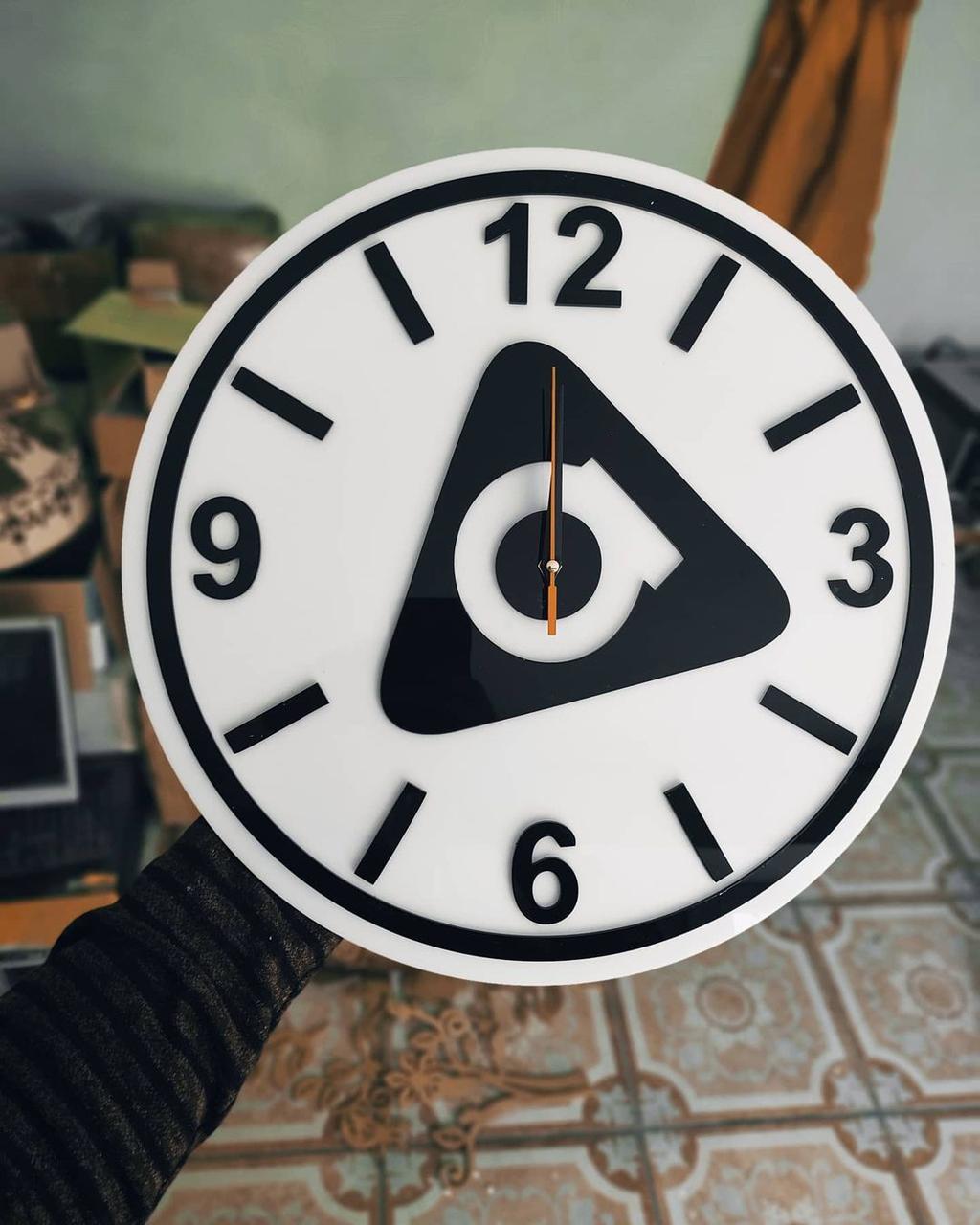 Настенные часы с логотипом / На заказ
