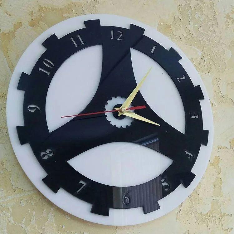 Настенные часы с логотипом компании / На заказ