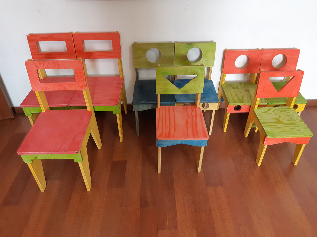 Комплект детский столик со стульями из фанеры, "без единого гвоздя" (1-я группа, 4-х местный) - фото 3 - id-p99592539