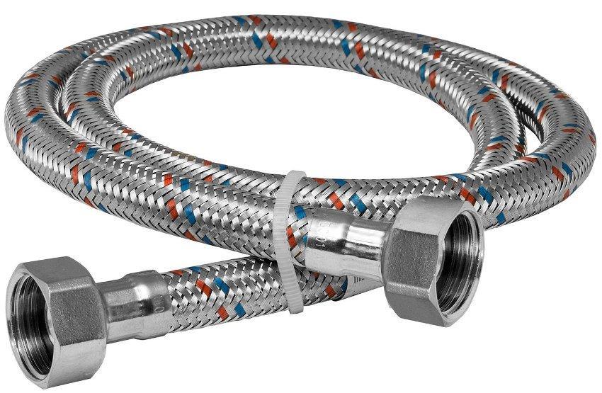 Азиялық лесбиянкалар сілекейлерін ауыстырады