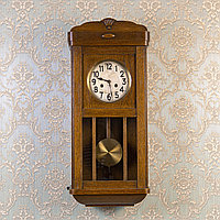 Настенные часы фирмы Юнгханс.