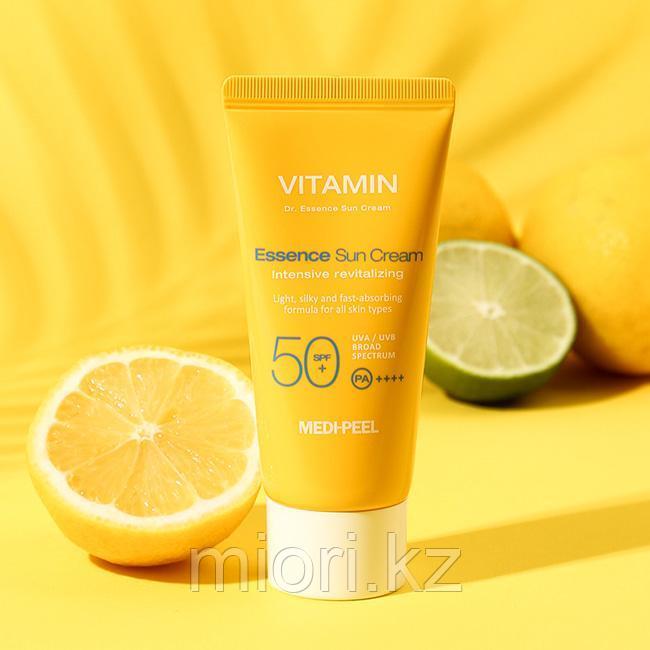 Витаминный солнцезащитный крем Medi-Peel Vitamin Dr. Essence sun cream