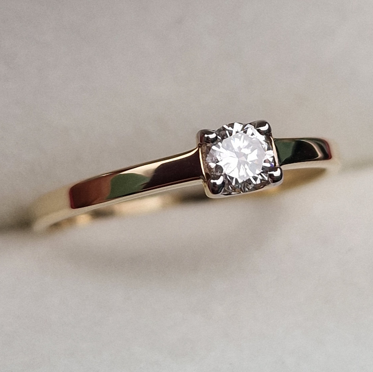 Золотое кольцо с бриллиантами 0.203Сt SI2/I, VG - Cut