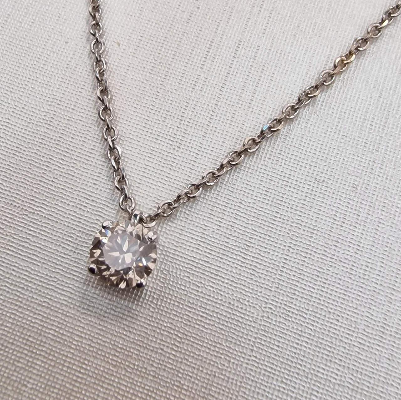 Колье с бриллиантом 0.506Ct I1/L, VG-Cut 40cм