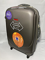 Средний пластиковый дорожный чемодан на 4-х колесах "Ambassador". Высота 69 см, ширина 42 см, глубина 26 см., фото 1