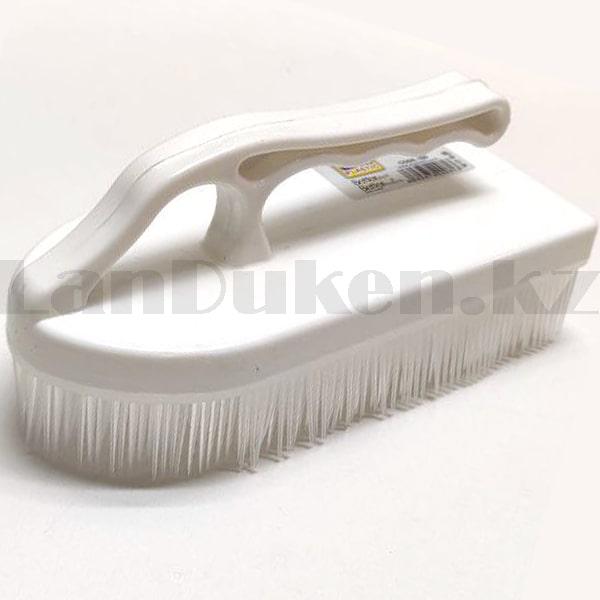 Щетка-утюг для чистки ковров пластиковыми щетинками ARJ plastic 150 белая, фото 1