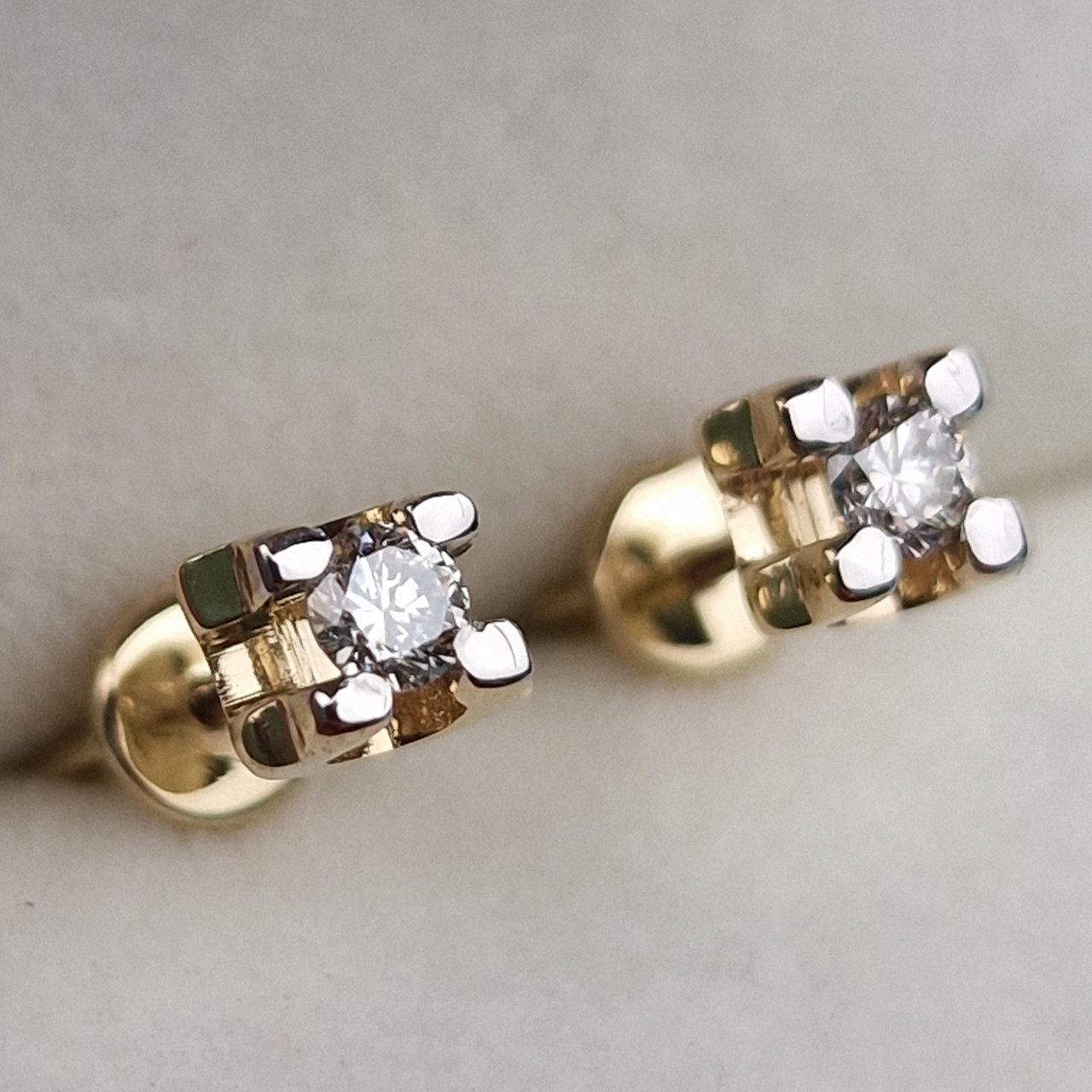 Золотые серьги с бриллиантами 0.0232Ct SI1/J, VG-Cut