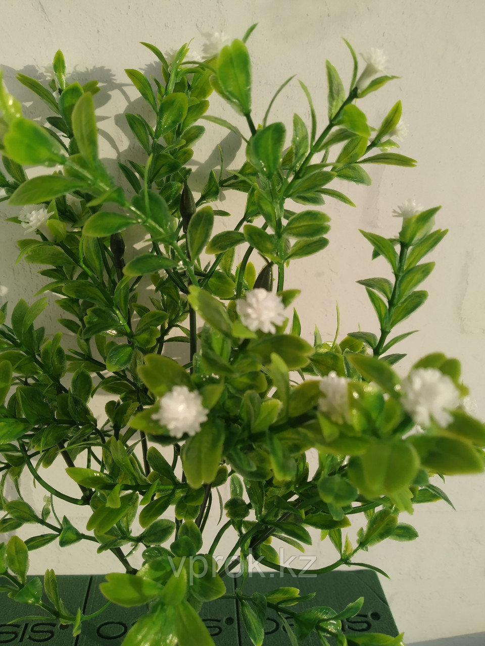 Искусственные мелкие белые цветы на ветке, высота 33см - фото 2 - id-p100386119