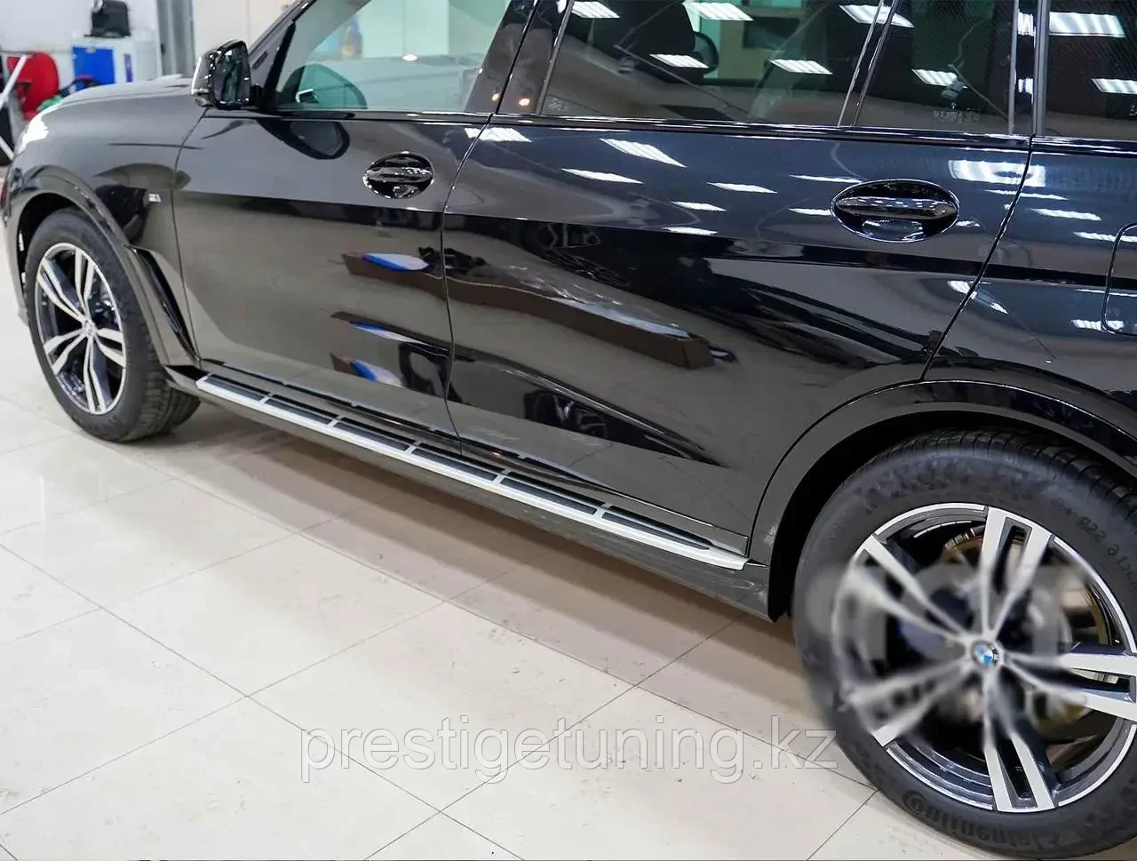 Подножки на BMW X7 (G07) 2019-22 (Дубликат) - фото 4 - id-p100427033