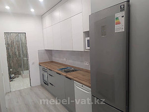 Кухонный гарнитур со встроенным шкафом