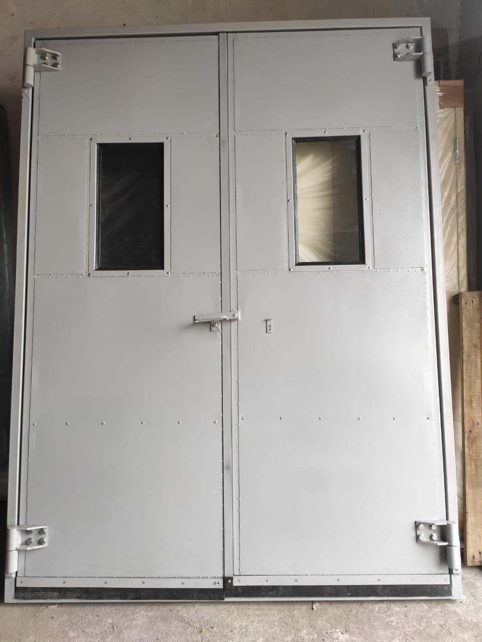 Дверь  со стеклопакетом