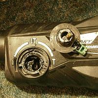 Бывает не просто снять переключатель на перфораторе