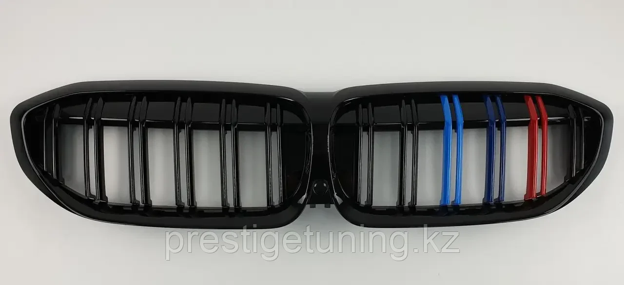 Решетка радиатора на BMW 3 серия (G20) 2018-22 стиль M3 (Черный цвет+M Color)