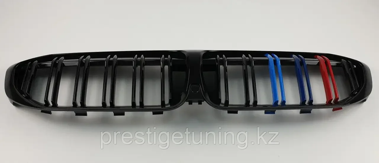 Решетка радиатора на BMW 3 серия (G20) 2018-22 стиль M3 (Черный цвет+M Color) - фото 3 - id-p100652966