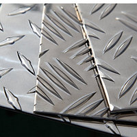 Рифленый алюминиевый лист 1.5 мм Бриллиант ТУ