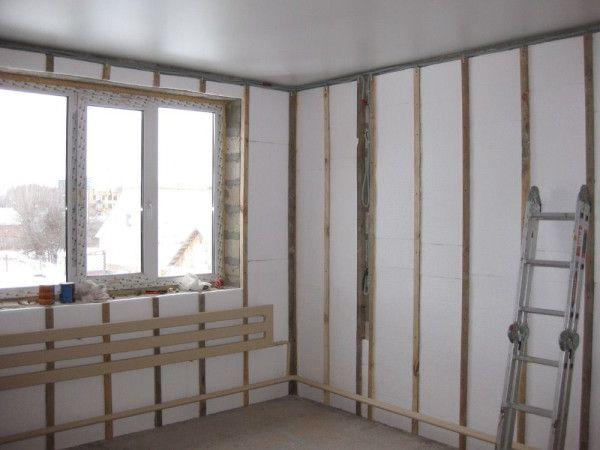 Утепление стен изнутри. Утепление лстк из нутри. Теплоизоляция для стен изнутри. Теплоизоляция стен изнутри пеноплексом. Утеплить стены пенопластом изнутри.