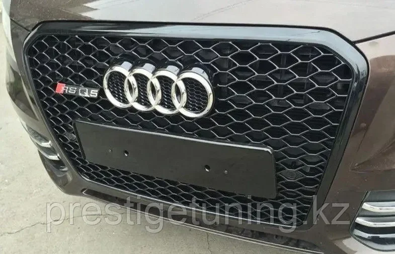 Решетка радиатора Audi Q5 I (8R) 2012-17 стиль RSQ5 (Черный цвет) - фото 4 - id-p100822102