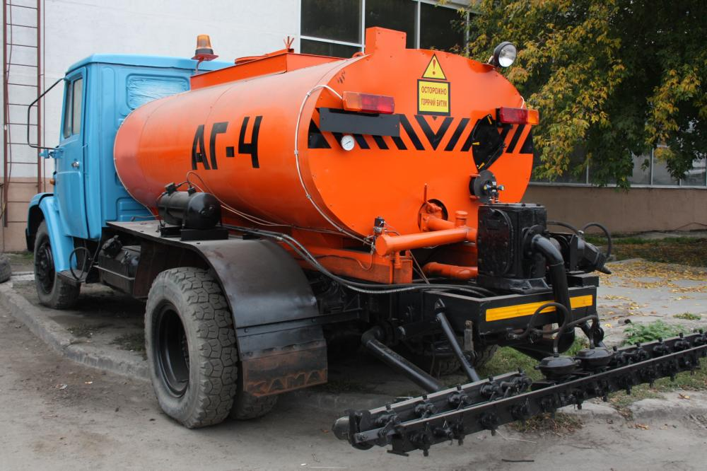 Автогудронатор АГ-4 на базе шасси ГАЗ