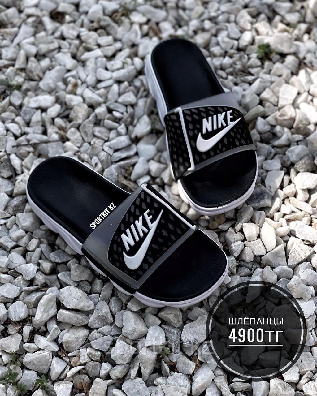Шлепка Nike черно-бел
