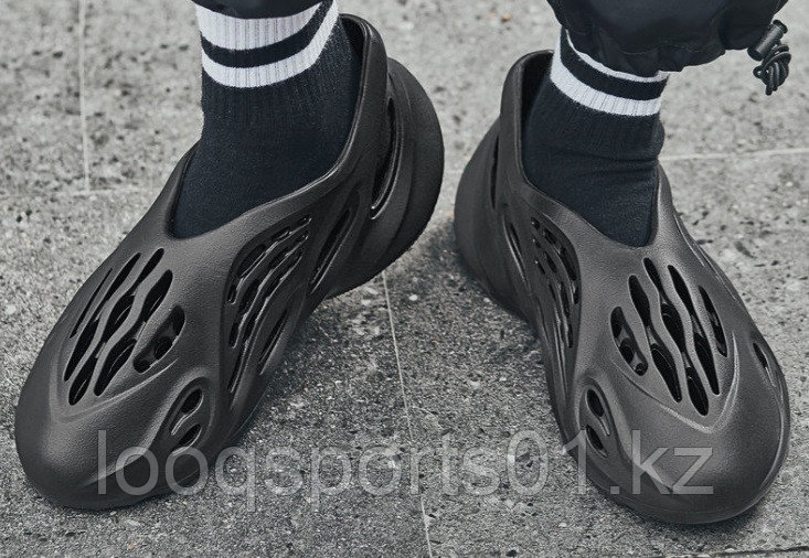 Кроссовки Adidas Yeezy Foam Runner Black