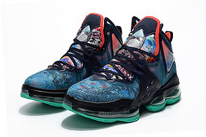 Баскетбольные кроссовки LeBron 19 "Galaxy", фото 2