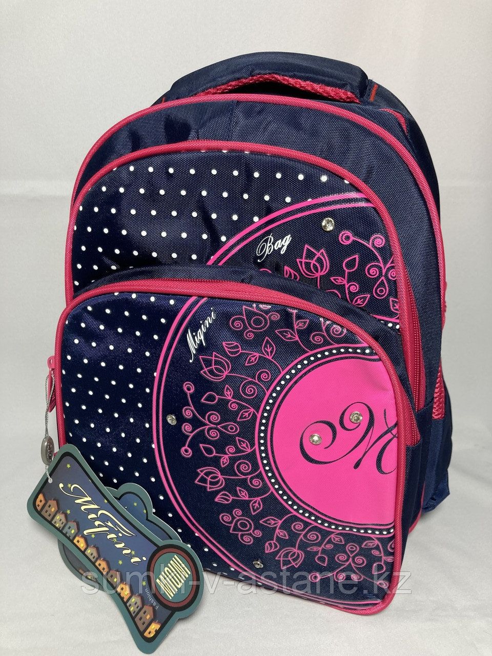 Школьный рюкзак для девочек "Migini", 1-3-й класс. Высота 36 см, ширина 27 см, глубина 17 см.