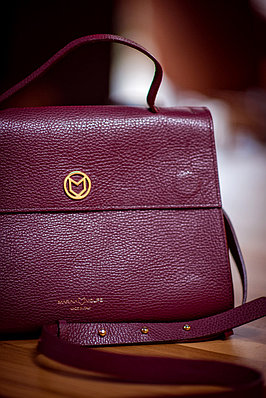 Женская сумка Marina Volpe Цвет: Бордовый Состав: Кожа.  Страна: Италия.