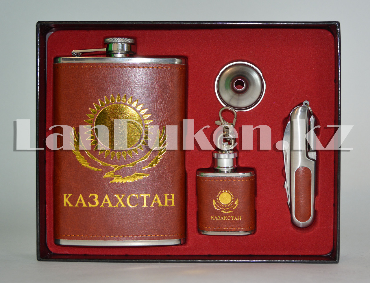 Подарочный набор "Казахстан" (фляга, воронка, мультитул, мини фляга в виде брелка)