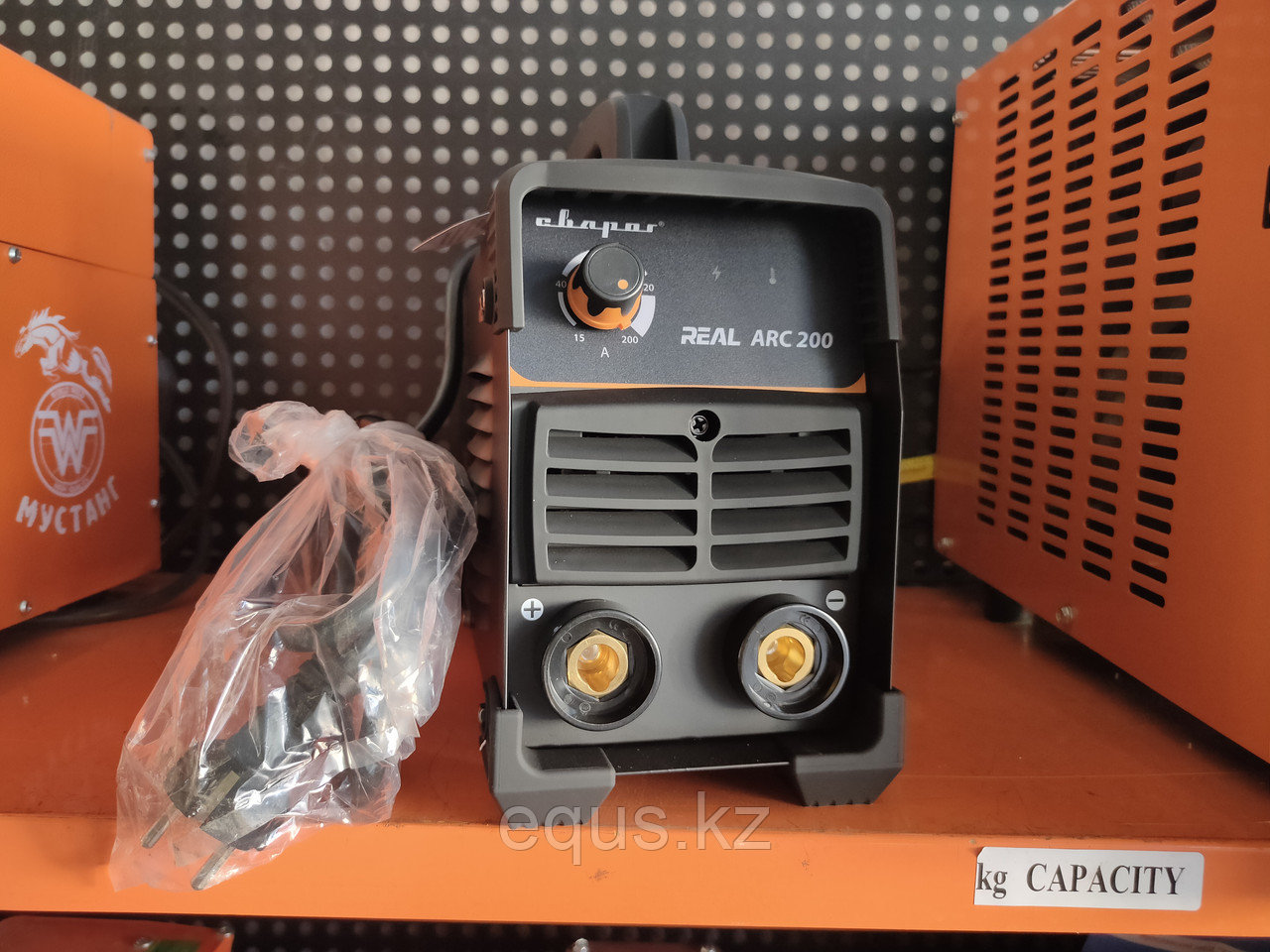 Сварочный инвертор ARC 200 REAL (Z238N)black + маска + краги (в комплекте) - фото 2 - id-p101527708